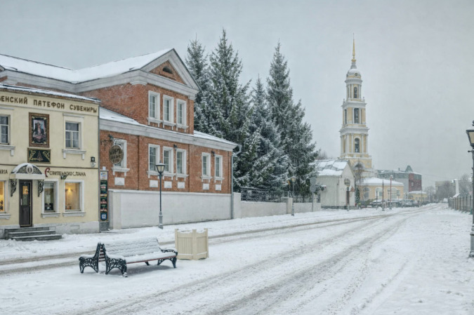 Старинная улица Лажечникова